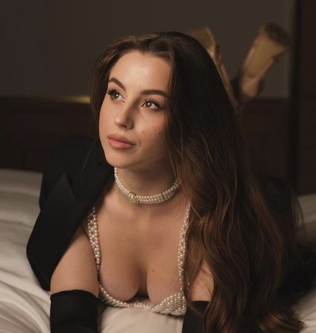 elice sweet model art pics