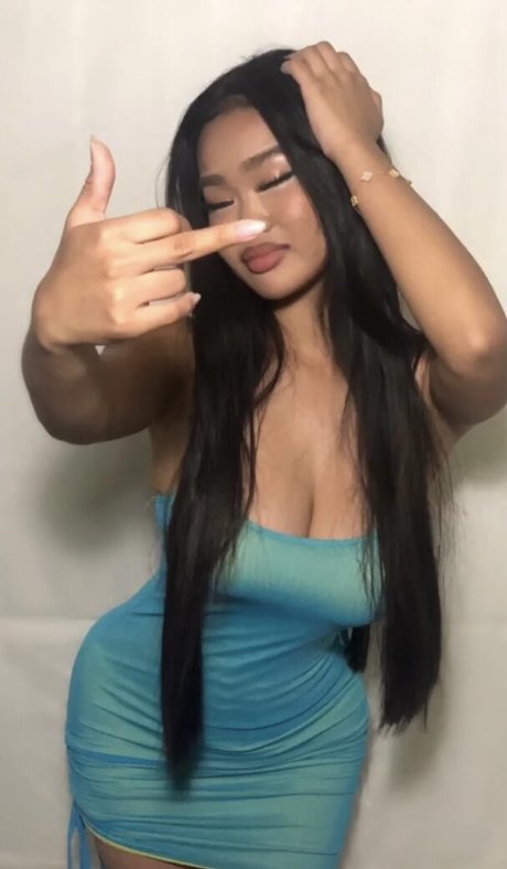 Althizy top model photos