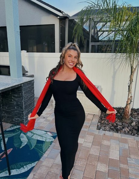 Jordan Lewis pornstar naked pic