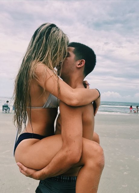 Jordan Lewis pornstar sexy gallery