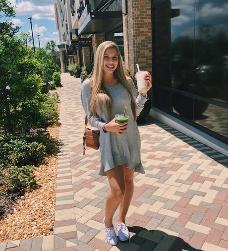 Jordan Lewis art model pic