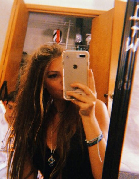 Elena Lukin star art photo