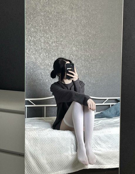 grystnayaanya model img