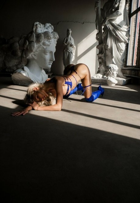 Kristina Grizzly pornstar adult galleries