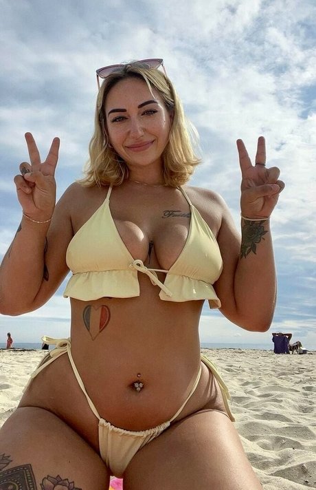 Hannah Helena xxx model galleries