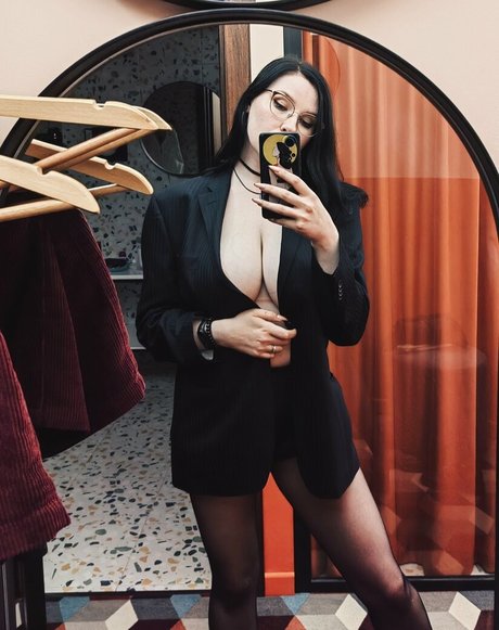 Hinikali hot model archive