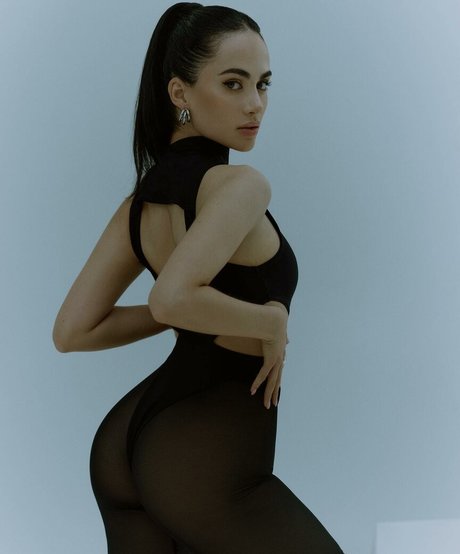 Clara Melinat model perfect galleries