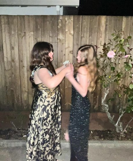 Anika Grace star naked img