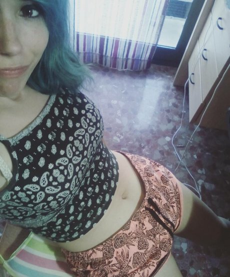 elyshuri nice pornstar image