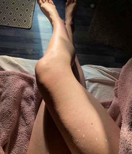 ElectricApril nude star pictures