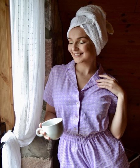 Sophie Wallace exclusive star pics