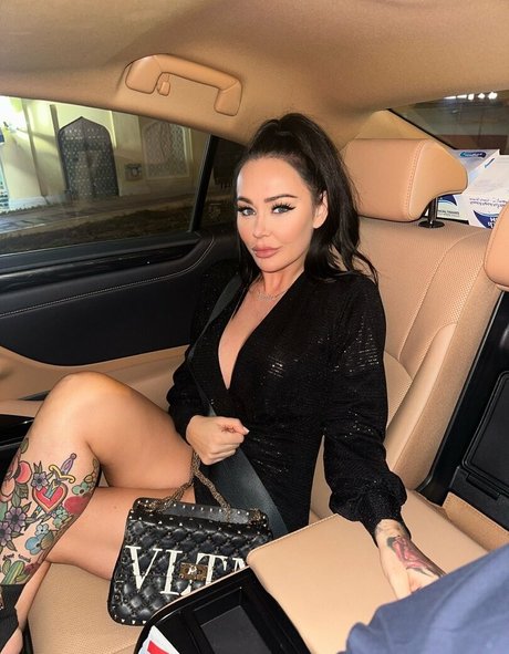 Chelsea Ferguson naked actress photos