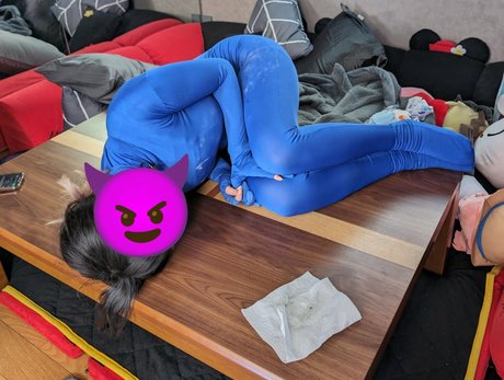 OniGiri naked actress gallery