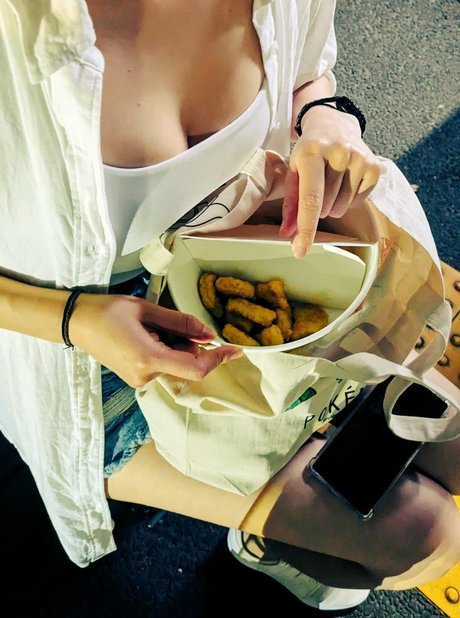 OniGiri hot model pictures