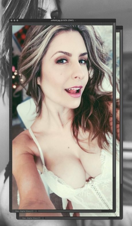 missdannigibson erotic actress image