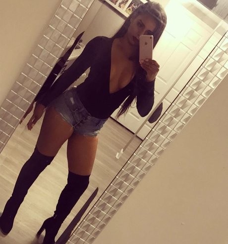 Renee Michelle beautiful actress image