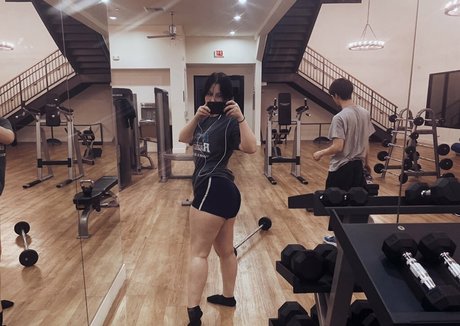 lewdkumi best model pic