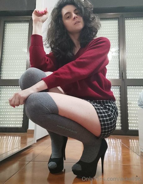 askell96 nice model pic