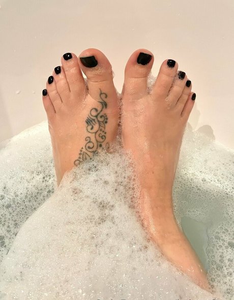 Britty feet top pornstar archive