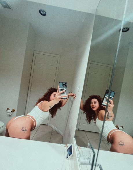 xneeenss high quality pornstar gallery