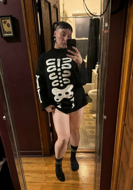 nyxxx at night hot model galleries