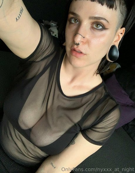 nyxxx at night pornstar top picture