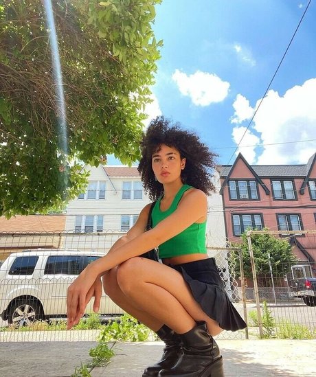 Teo Marcella hd actress photo