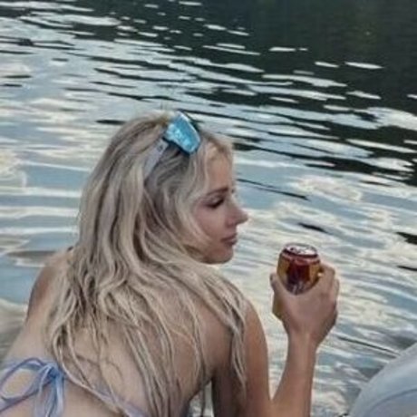 lindsaybercosky model xxx archive