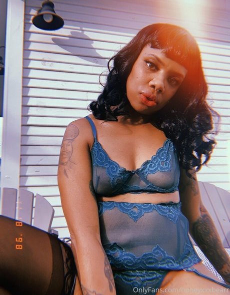 honeyxxxbearr pretty pornstar picture