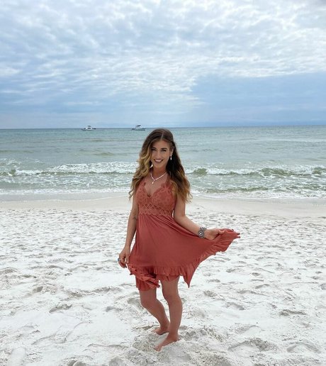 Lexi Tucker exclusive model images