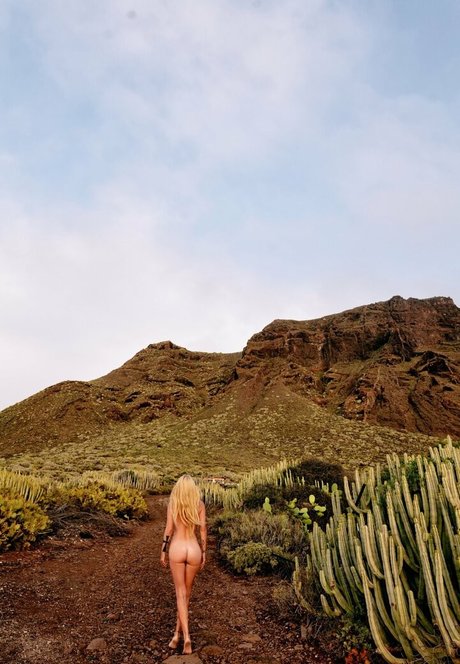 Sarah Kern naked star pic