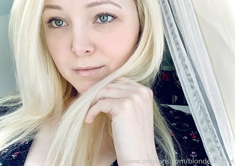 cutieblonde18 model sex pic