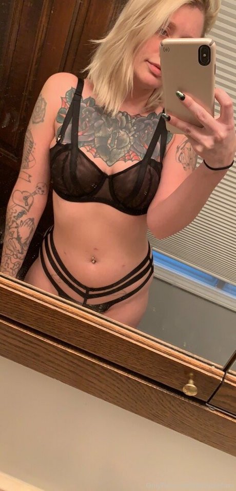 iamlydiafoxx high quality pornstar picture