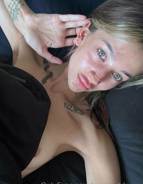 lesbian feet onlyfans naked pics