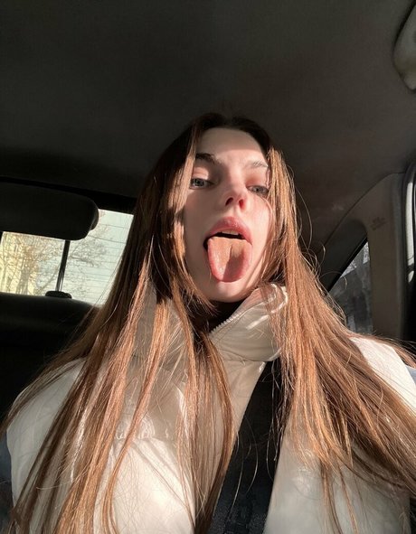 Long Tongue Fetish star porn pic