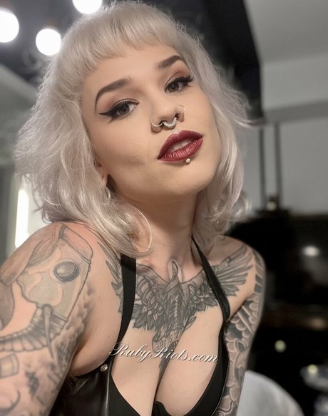 Long Tongue Fetish star naked gallery