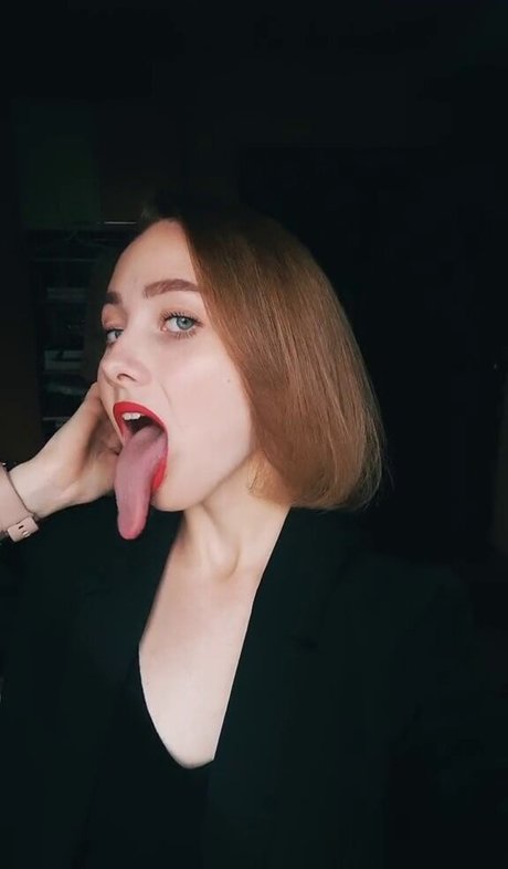 Long Tongue Fetish nice model images