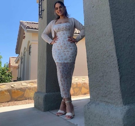 Desire Negro sexy star pics