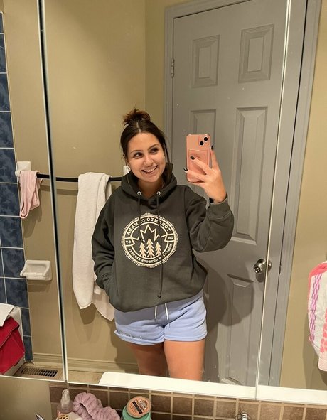 steph erotic actress photo