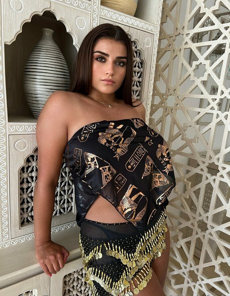 kathyforever18onlyfans perfect actress pics