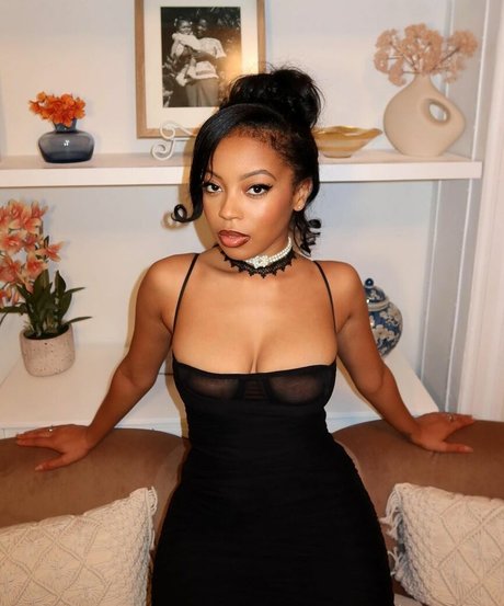 Cleopatra Lee free pornstar galleries