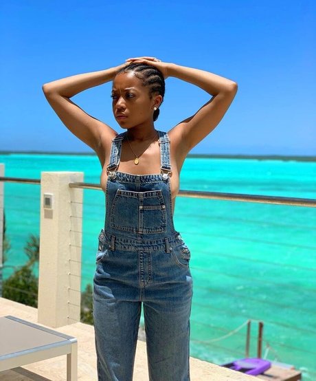 Cleopatra Lee pornstar xxx archive