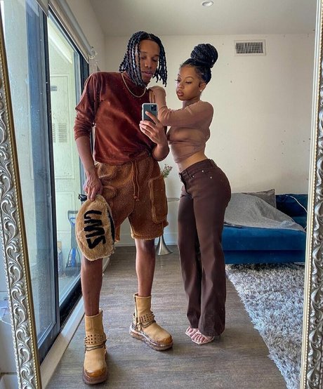 Cleopatra Lee pretty pornstar images