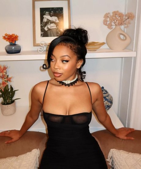 Cleopatra Lee pornographic model archive