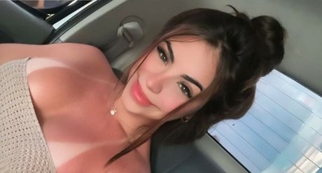 Emily Gori model nude pics