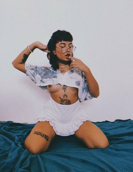 shemale onlyfans top picture