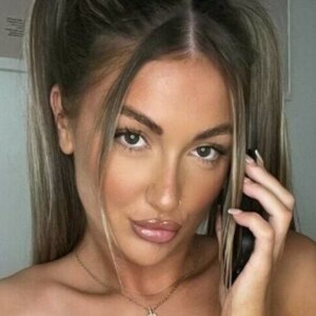 realchloehill nudes star pic