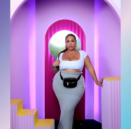 Fetish Unlocker sexy model pictures