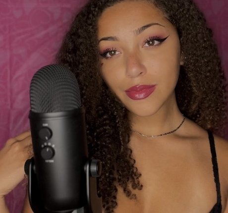 Fetish Unlocker hot model image