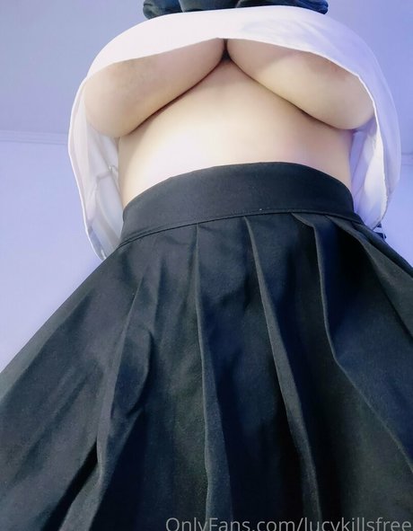 lucyskillsfree model naked photo